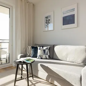 Lopuszanska With Parking Place By Renters Apartament